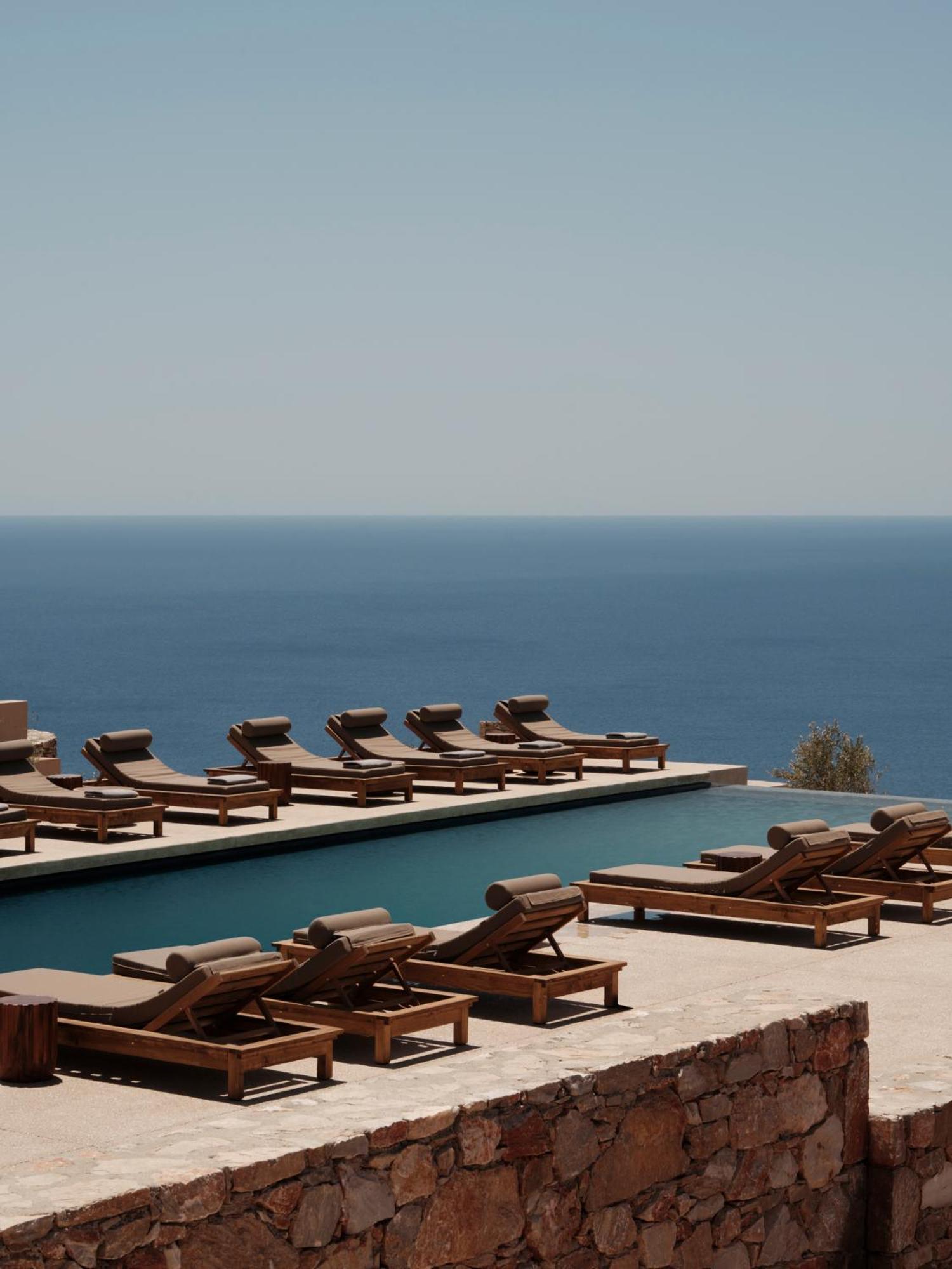 Gundari Hotell Petousis Exteriör bild